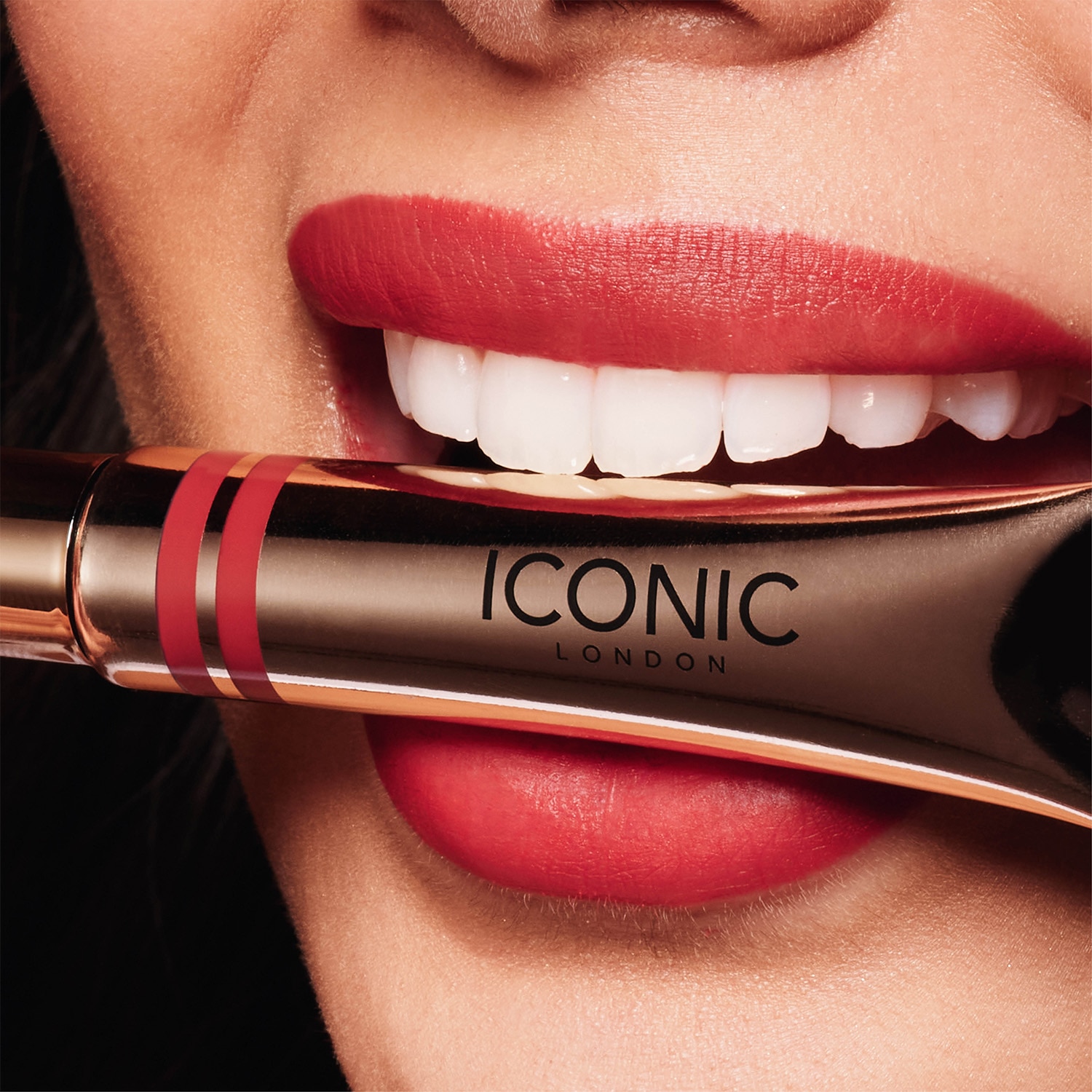 CLOUD KISS MATTE LIP MOUSSE BY ICONIC LONDON ( MOUSSE LABIAL)